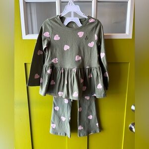 GAP Kids Brannon’s Favorite- Green Pants Set with Pink Hearts, Peplum Top